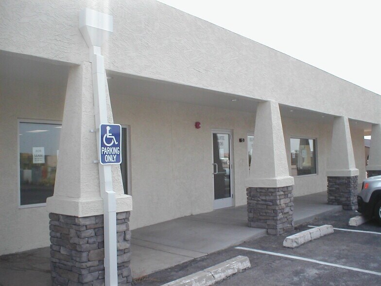 More Photos Of 461 W Apache Trl, Apache Junction Storefront For Lease