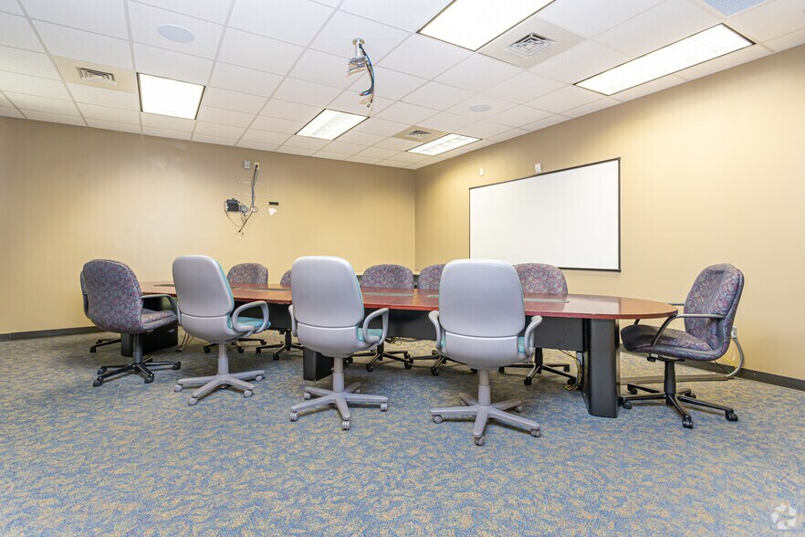 More Photos Of 5757 Corporate Blvd, Baton Rouge Office For Lease
