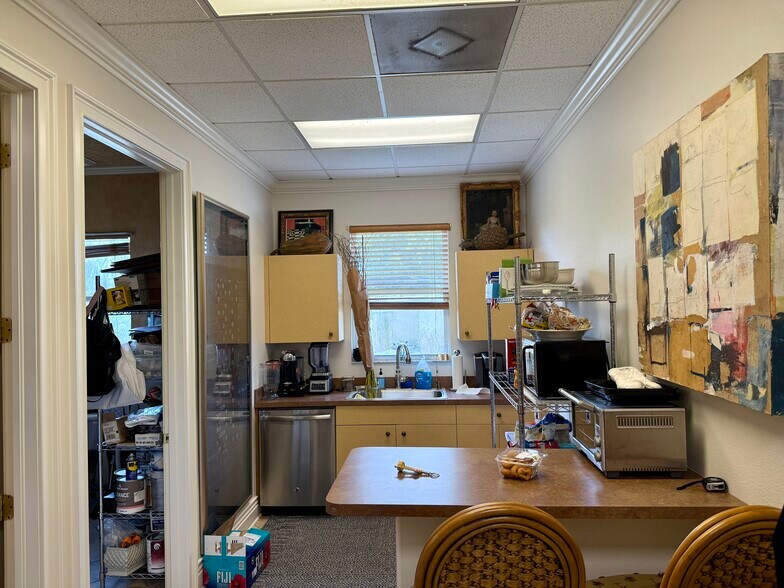 More Photos Of 15417 N Florida Ave, Tampa Medical For Lease