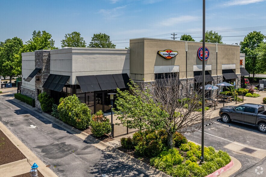 More Photos Of 7022 W Sunset Rd, Springdale Storefront For Lease