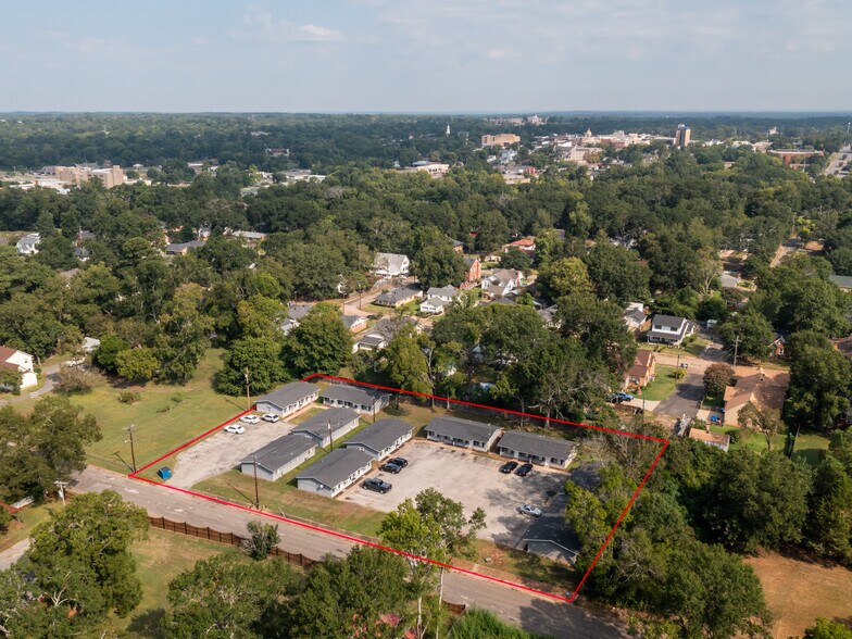 More Photos Of 411 Johnson St, Marshall Apartments For Sale