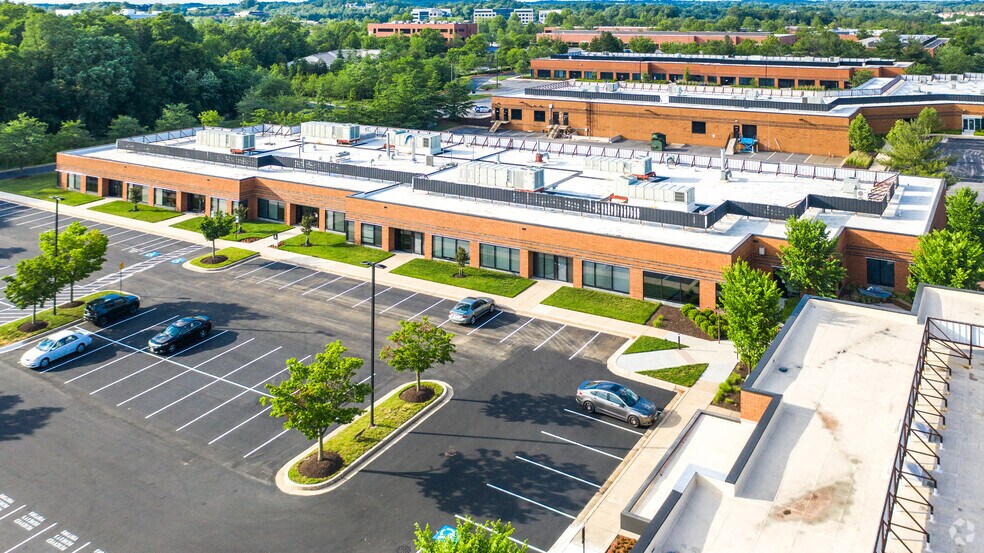 More Photos Of 7138 Columbia Gateway Dr, Columbia Light Distribution For Lease