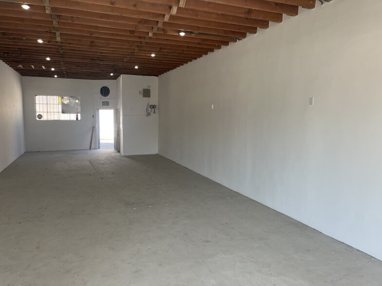 More Photos Of 4374 Atlantic Ave, Long Beach Storefront For Lease