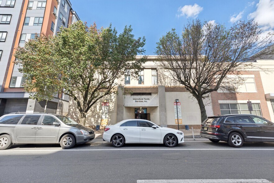 More Photos Of 4225-4231 Chestnut St, Philadelphia Medical For Sale