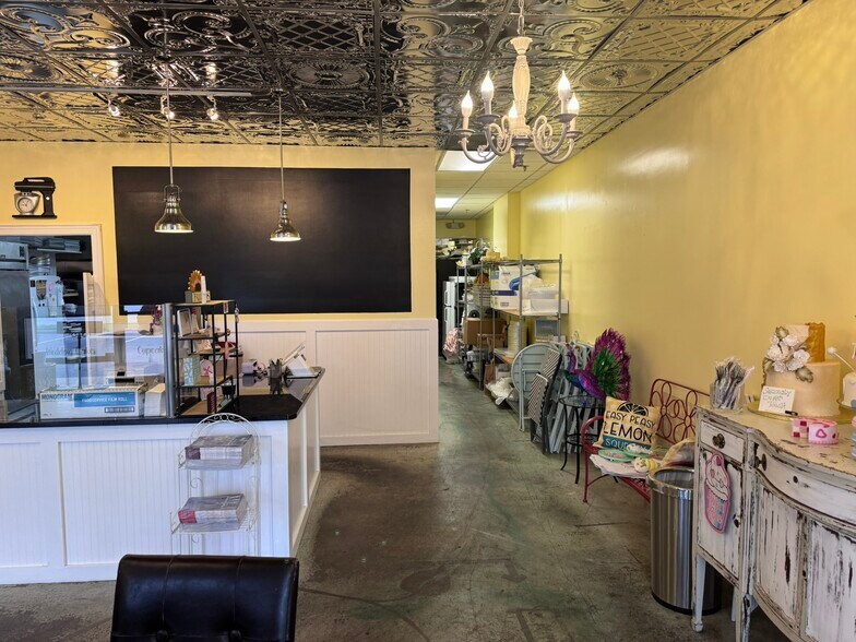 More Photos Of 1616 Battleground Ave, Greensboro Freestanding For Lease