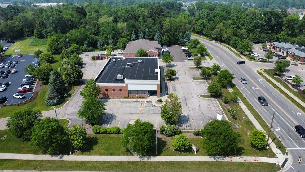 More Photos Of 1664 W Grand River Ave, Okemos Freestanding For Lease