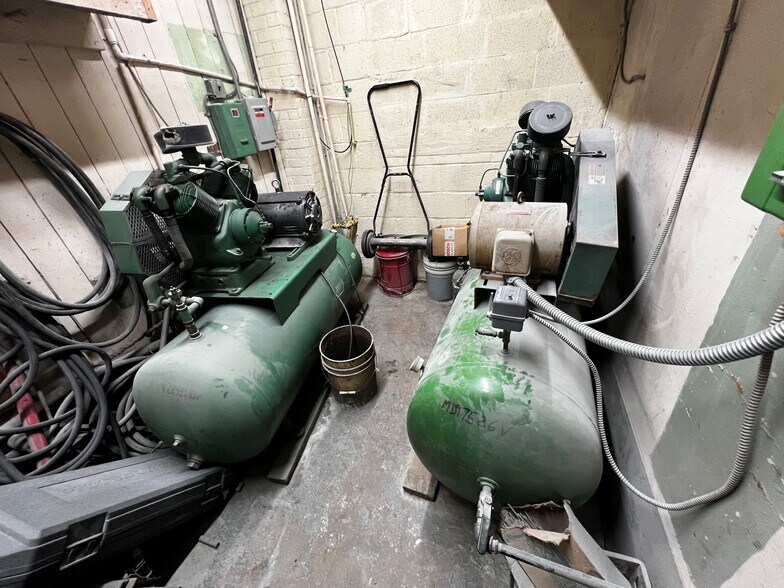 More Photos Of 3605 Woodland Ave, Baltimore Industrial For Sale