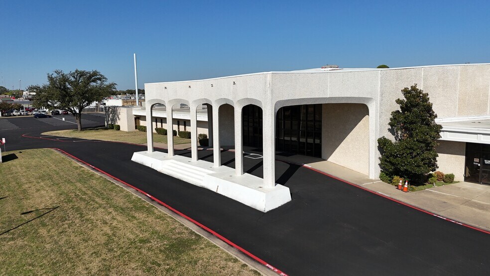 More Photos Of 6801 Meadowbrook Dr, Fort Worth Specialty For Sale