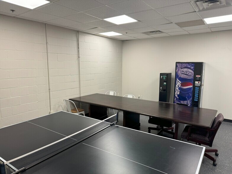 More Photos Of 10078 E Kemper Rd, Montgomery Unknown For Lease