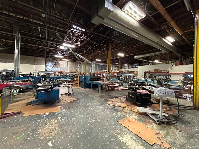 More Photos Of 1401 S Circle Ave, Forest Park Warehouse For Sale