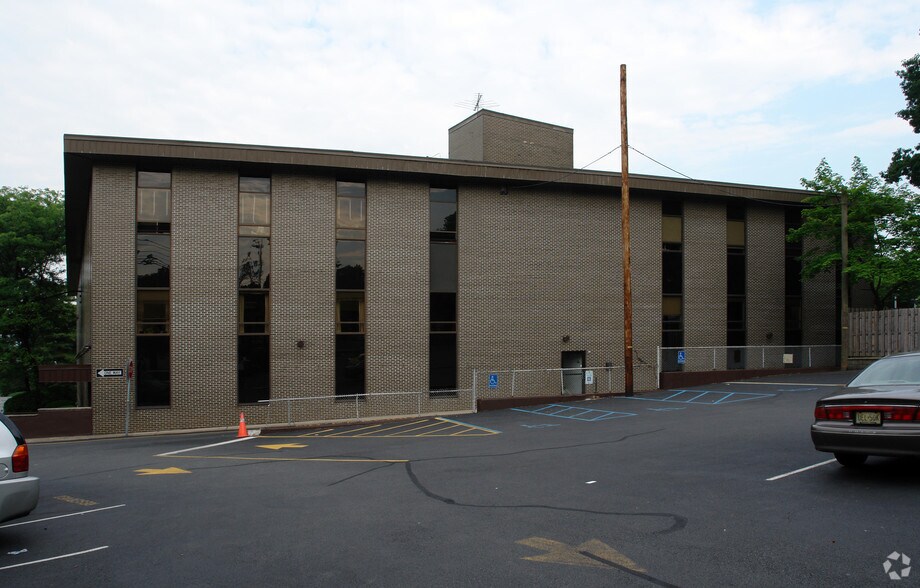 More Photos Of 799 Bloomfield Ave, Verona Medical For Lease