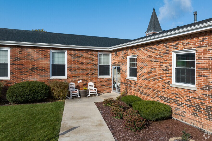 More Photos Of 5333 151st St, Oak Forest Religious Facility For Lease