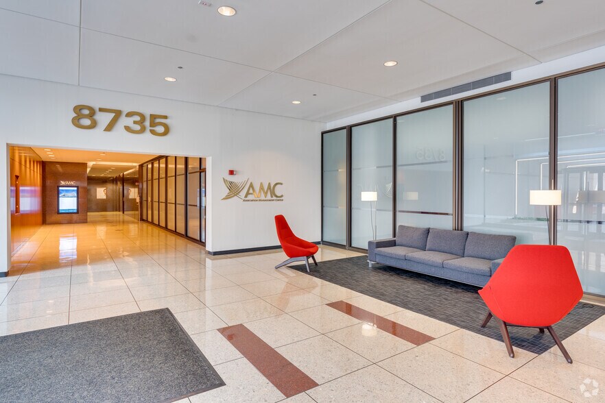 More Photos Of 8745 W Higgins Rd, Chicago Office For Sale