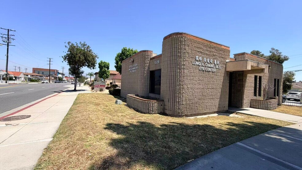 Primary Photo Of 1528 S Garfield Ave, Alhambra Medical For Lease
