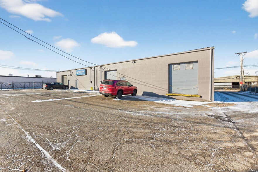 More Photos Of 1632-1644 Clara St, Columbus Warehouse For Lease