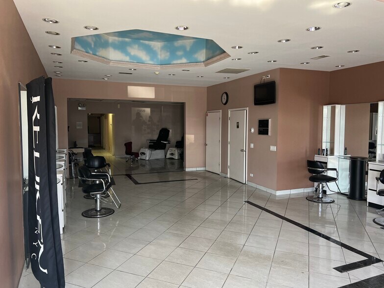 More Photos Of 7508-7510 W Grand Ave, Elmwood Park General Retail For Sale