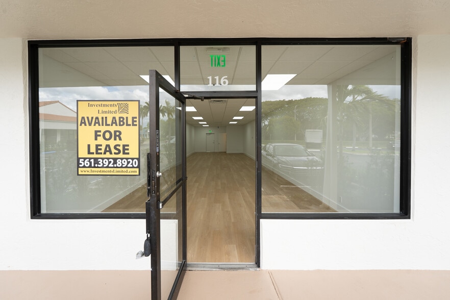 More Photos Of 450 NE 20th St, Boca Raton General Retail For Lease