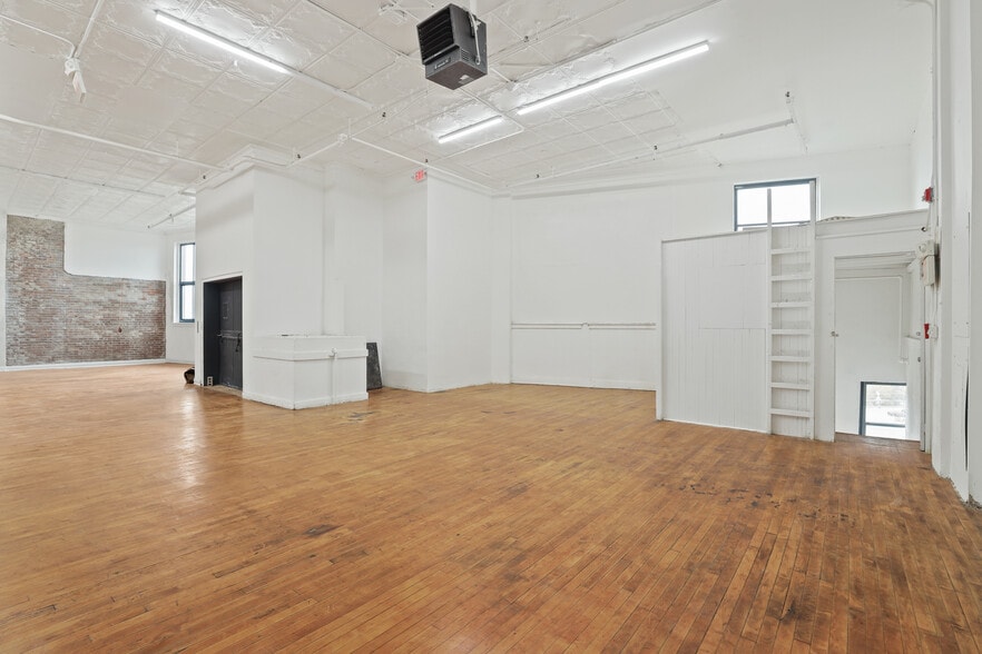 More Photos Of 251-255 S Main St, Fall River Office For Lease