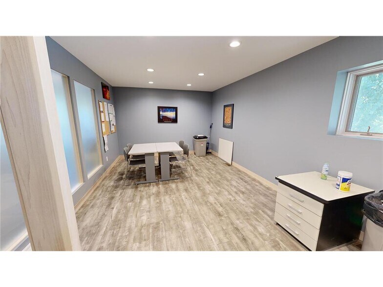 More Photos Of 768 N Creek Dr, Willmar Flex For Sale