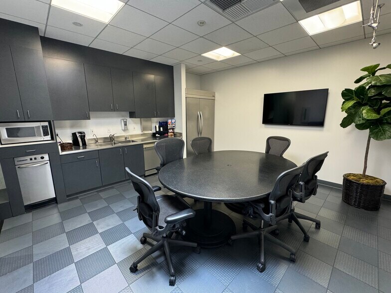 More Photos Of 3790 Via De La Valle, Del Mar Office For Sale