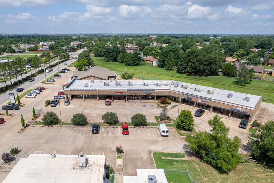 More Photos Of 1101-1151 W 15th St, Edmond Unknown For Lease