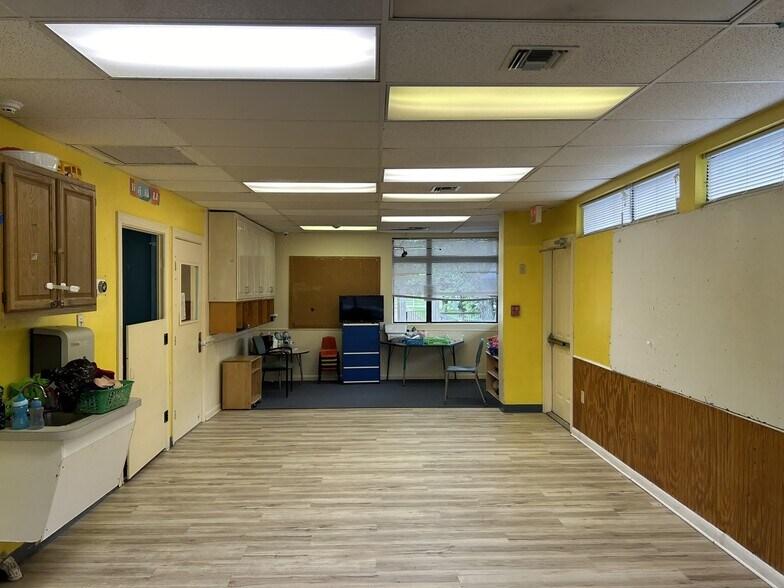 More Photos Of 4020 Llewellyn Ave, Norfolk Daycare Center For Sale