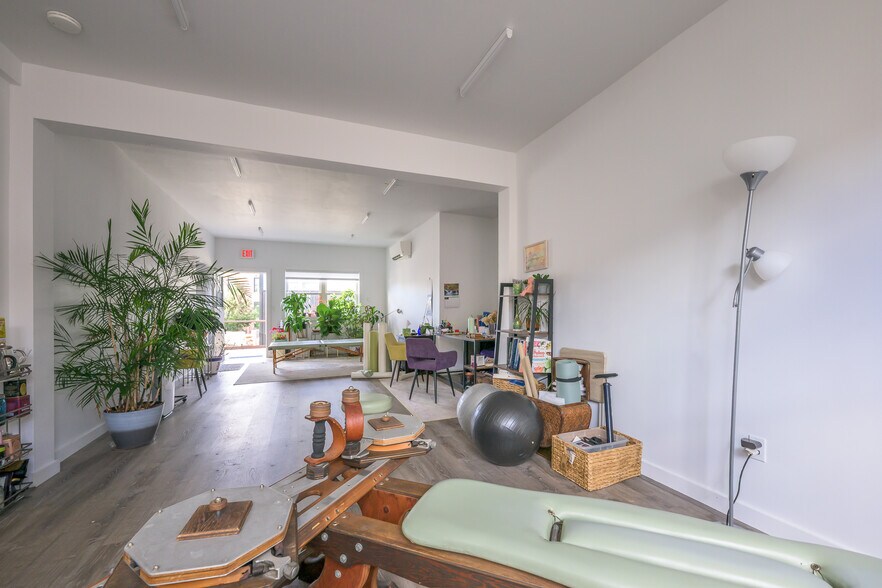 More Photos Of 78-90 Green St, Hudson Flex For Sale