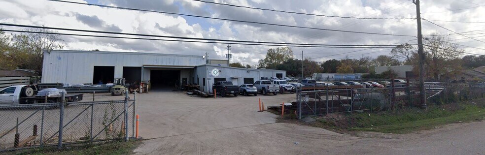 Primary Photo Of 13510 Ralph Culver Rd, Houston Warehouse For Lease