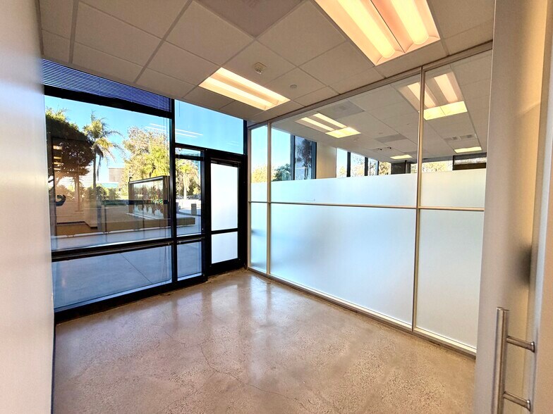More Photos Of 3150 Bristol St, Costa Mesa Office For Lease