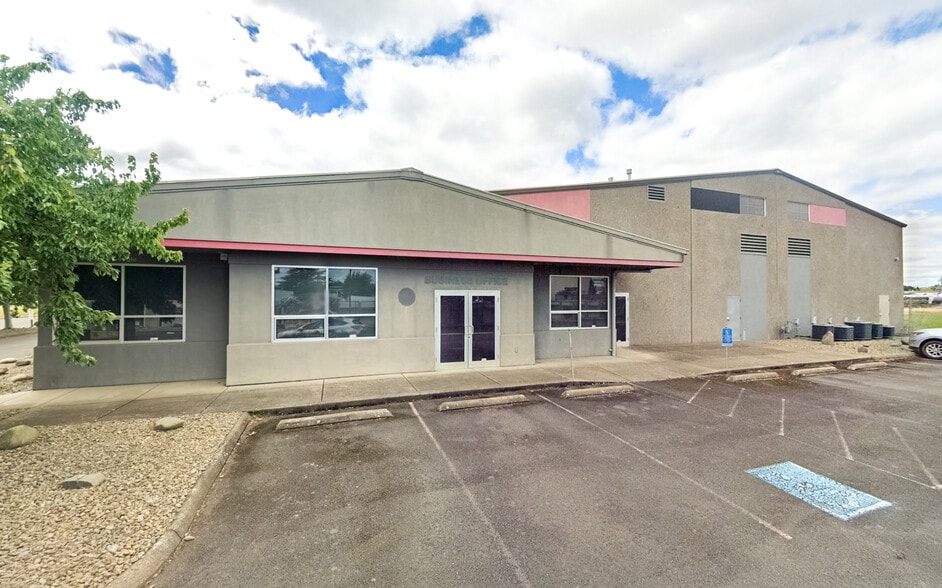 More Photos Of 2025 W 2nd Ave, Eugene Warehouse For Sale