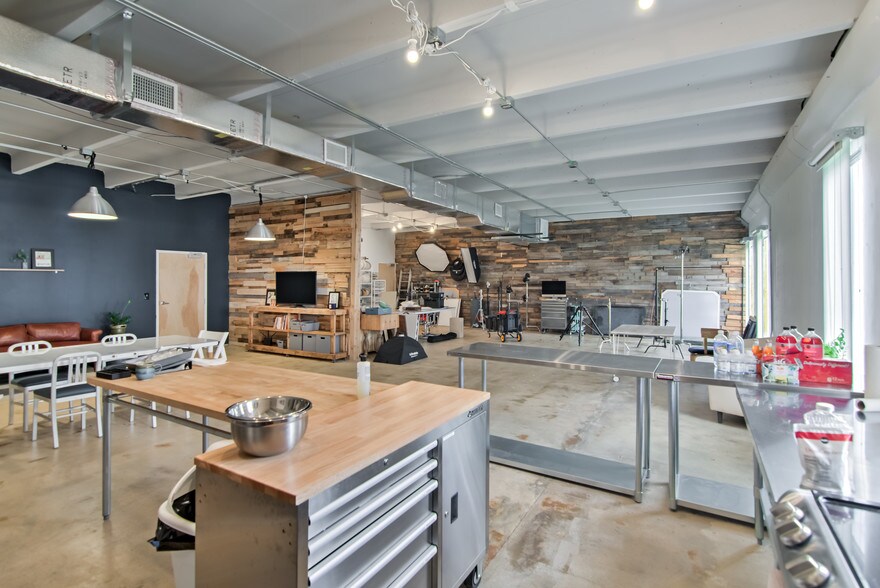 More Photos Of 12360 66th St N, Largo Office For Lease