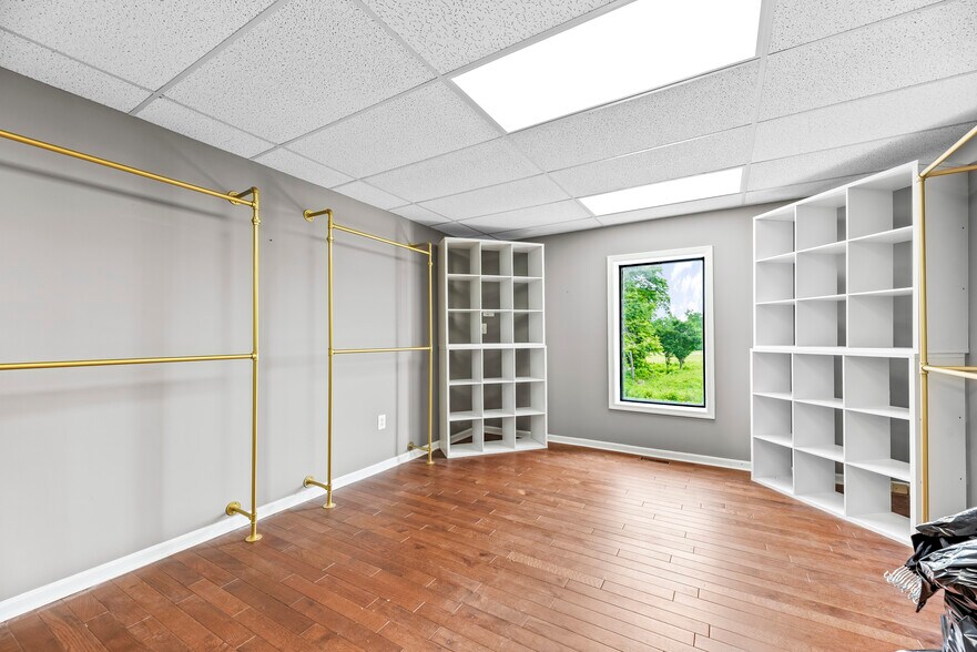 More Photos Of 10351 Southern Maryland Blvd, Dunkirk Office For Sale