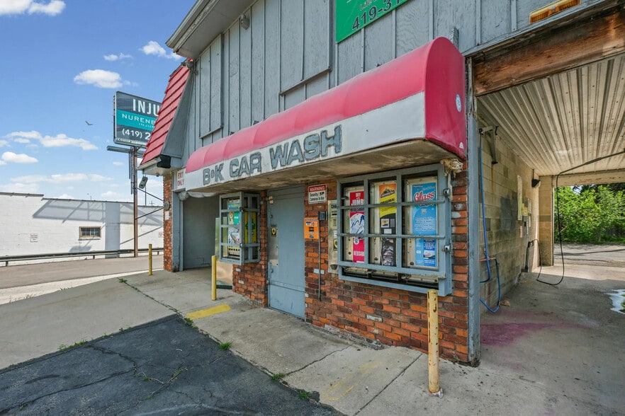 More Photos Of 3562 Lagrange St, Toledo Carwash For Sale