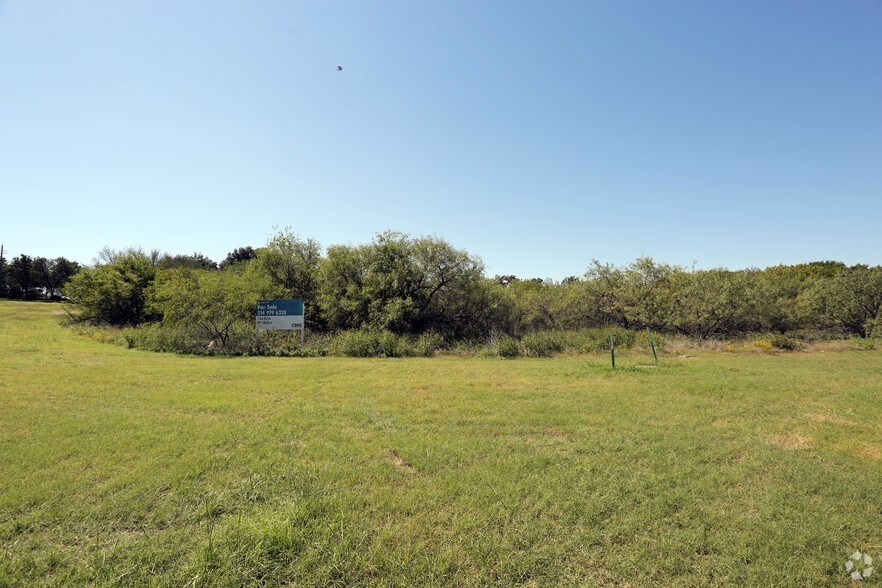 Primary Photo Of W Pioneer Pky @ W Green Oaks Blvd, Fort Worth Land For Sale