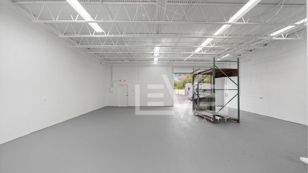 More Photos Of 20 NW 3rd Ave, Deerfield Beach Warehouse For Lease