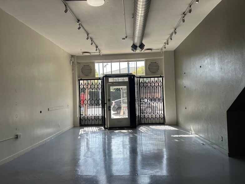 More Photos Of 7201-7213 Santa Monica Blvd, West Hollywood Storefront Retail Office For Lease
