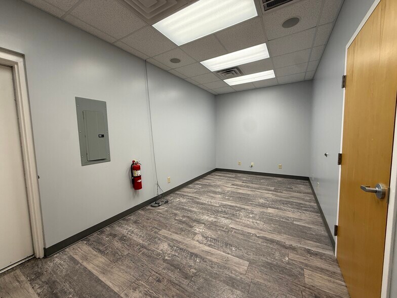 More Photos Of 2140 W Arlington Blvd, Greenville Medical For Lease