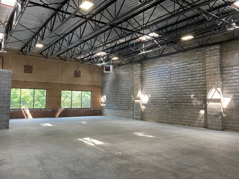 More Photos Of 78 Horseblock Rd, Yaphank Warehouse For Sale