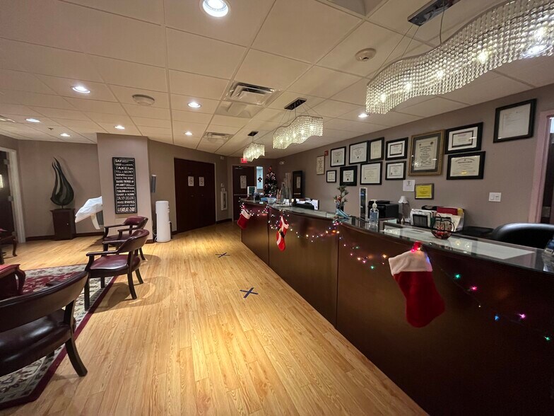 More Photos Of 1407 S County Trl, East Greenwich Medical For Lease