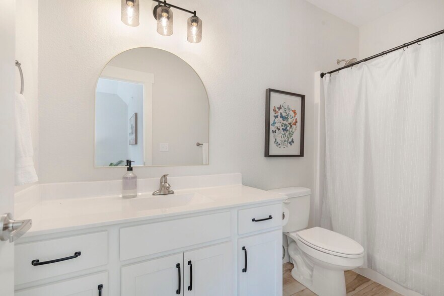 More Photos Of 129 Pioneer Peak, Kimberling City Specialty For Sale