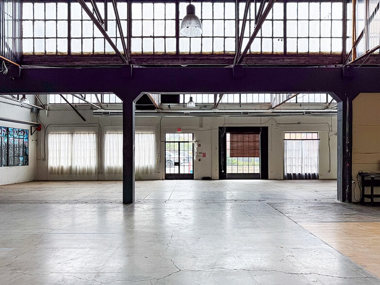More Photos Of 1726-1756 N Spring St, Los Angeles Warehouse For Lease