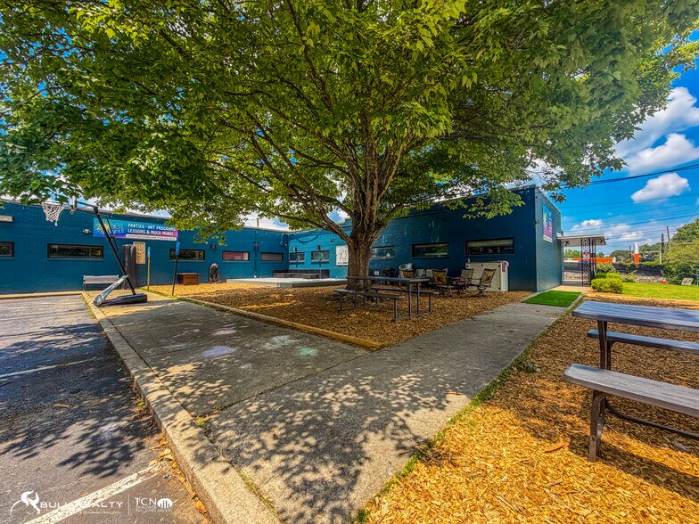 More Photos Of 558 Medlock Rd, Decatur General Retail For Sale