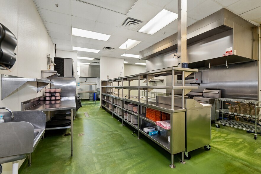 More Photos Of 2501 & 2519 Marshall St NE, Minneapolis Restaurant For Sale