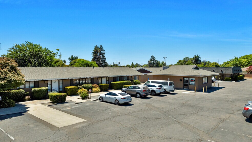 More Photos Of 1215-1239 Rose Ave, Selma Medical For Lease