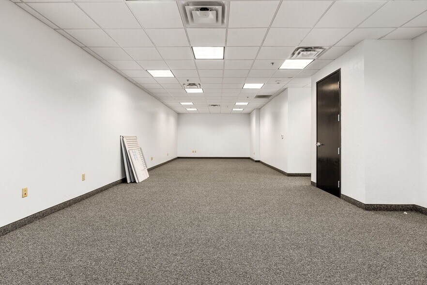 More Photos Of 8380 Warren Pky, Frisco Office For Sale