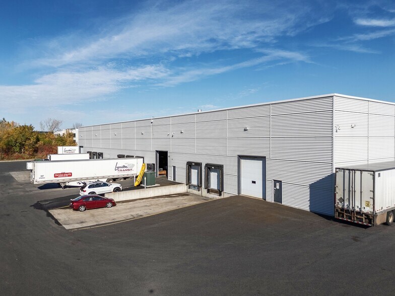 More Photos Of 2625-2655 Boul Jacques-Cartier E, Longueuil Flex For Lease