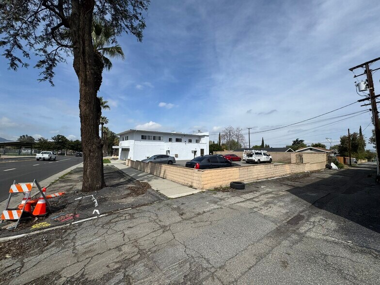 More Photos Of 1185 W Grand Blvd, Corona Storefront Retail Residential For Sale