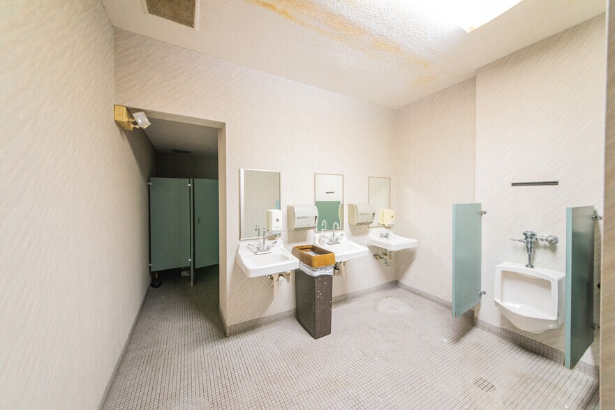 More Photos Of 3000 Irvin Cobb Dr, Paducah Warehouse For Sale