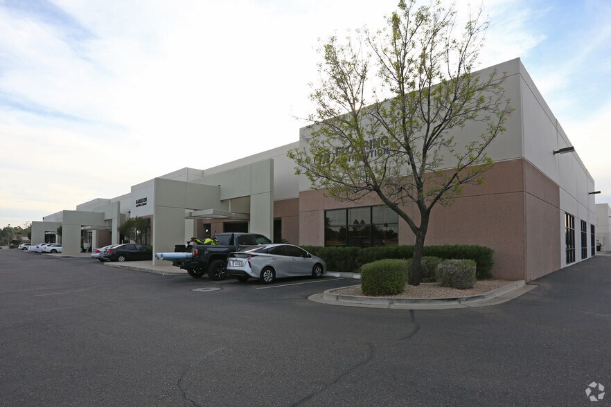 More Photos Of 1320 S Priest Dr, Tempe Warehouse For Lease
