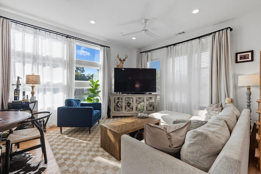 More Photos Of 5647 Live Oak, Dallas Apartments For Sale